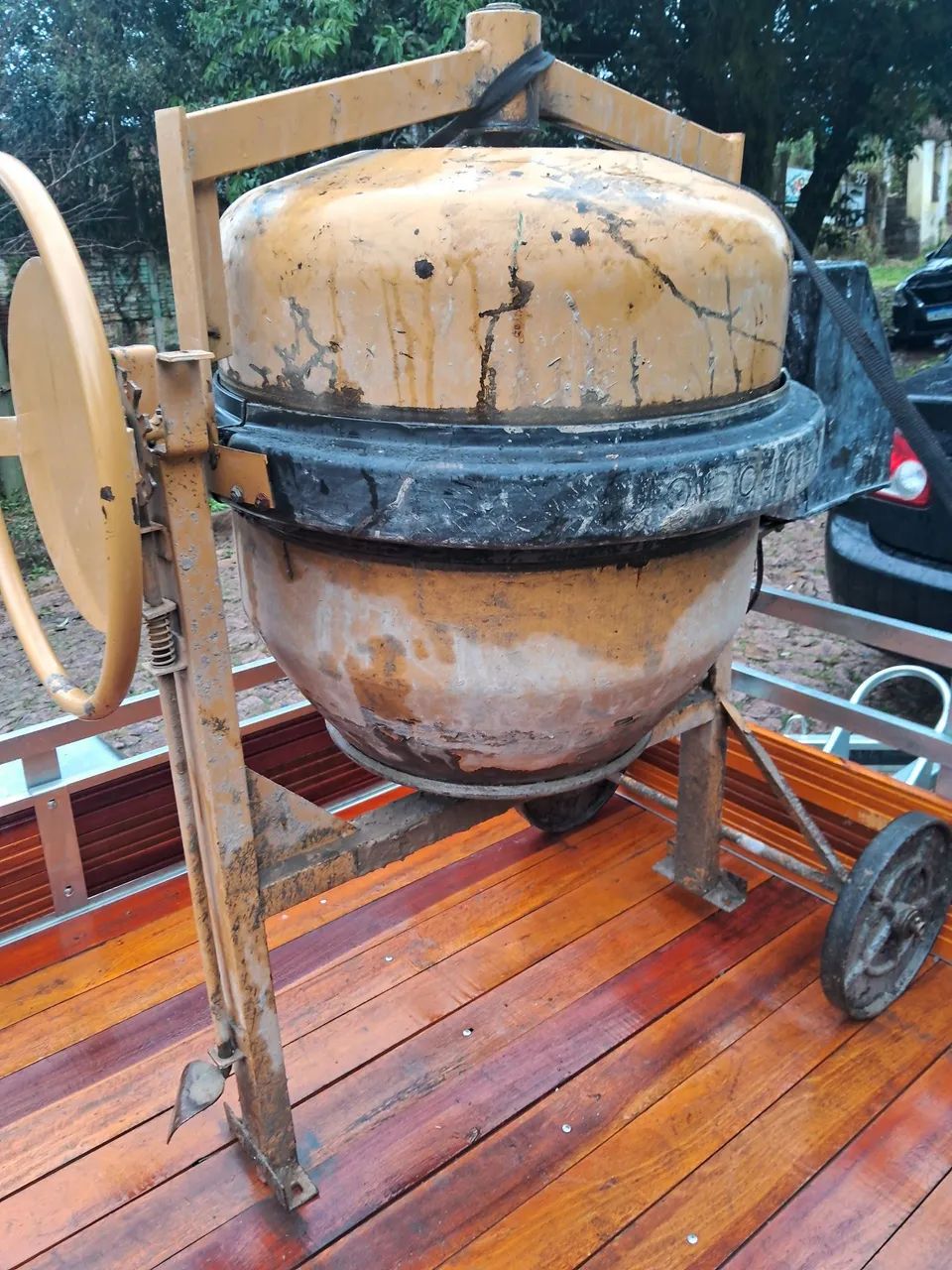 Betoneira 150 litros usada 