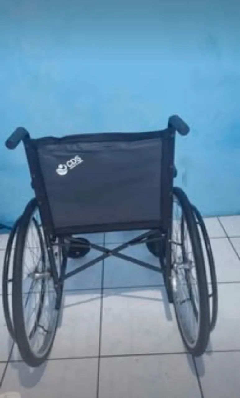Cadeiras de rodas nova - Foto 3