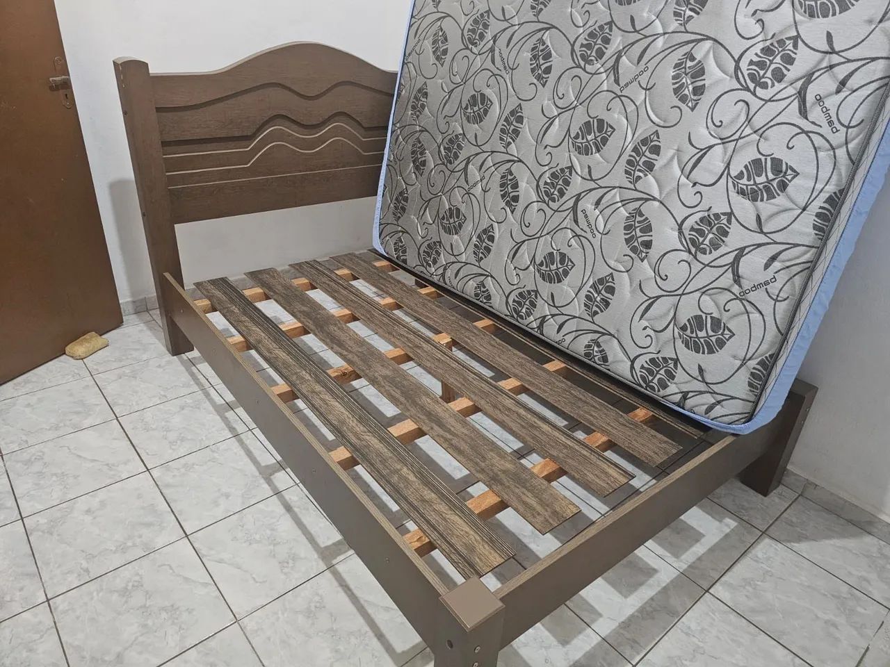 Cama de casal com colchão não usado - Foto 2
