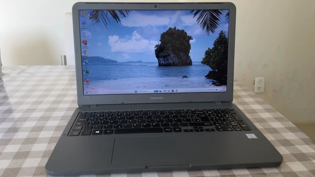 ? VENDO NOTEBOOK SAMSUNG ESSENTIALS E30 - PRONTO PARA USO! - Foto 2