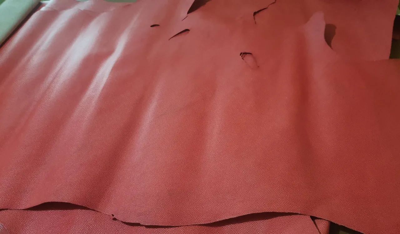 FARDO 1 PELE DE COURO VERMELHO GRANULADO - Foto 3