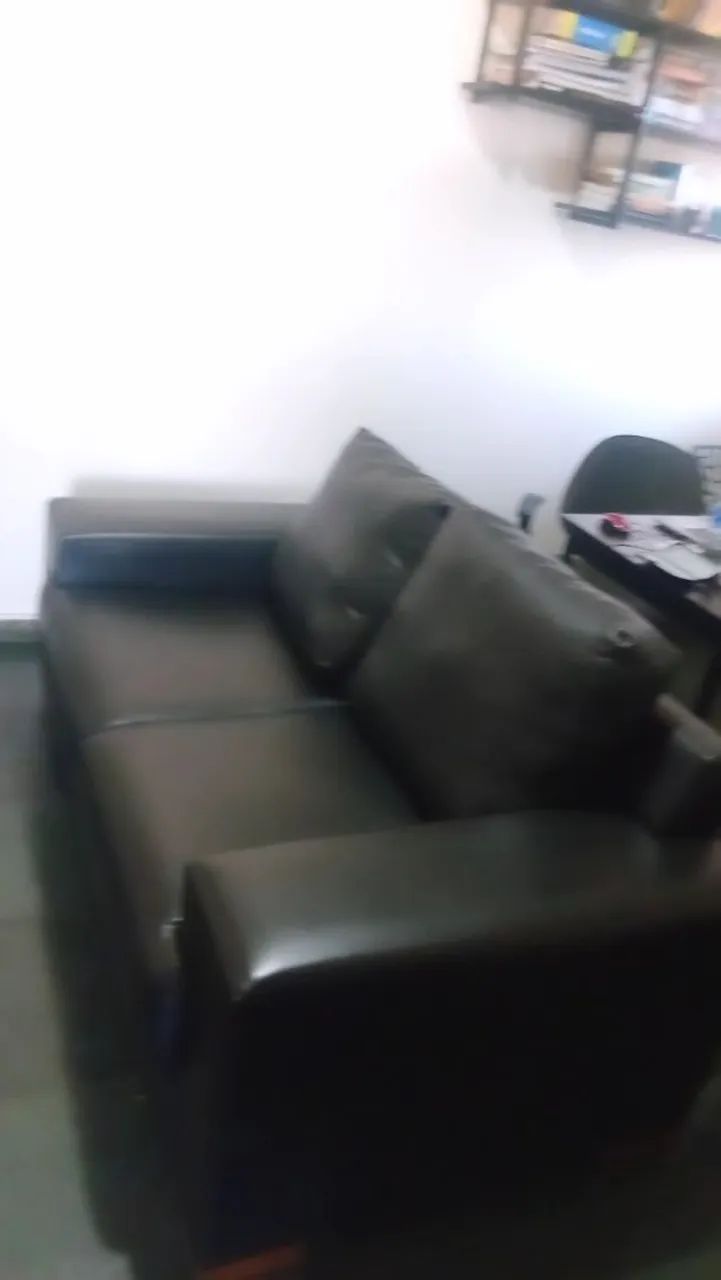 Sofá de Couro 2 lugares 