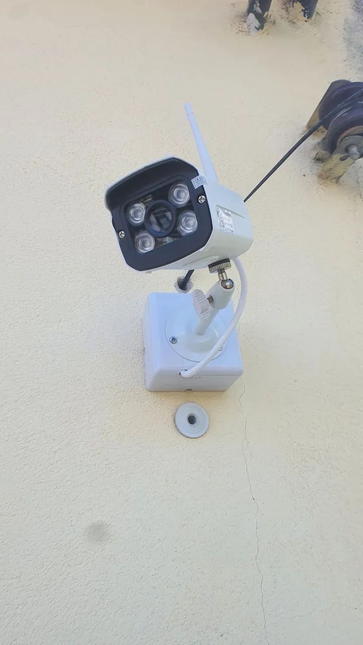 INSTALADOR DE CÂMERAS ALARMES E FECHADURAS - Foto 2