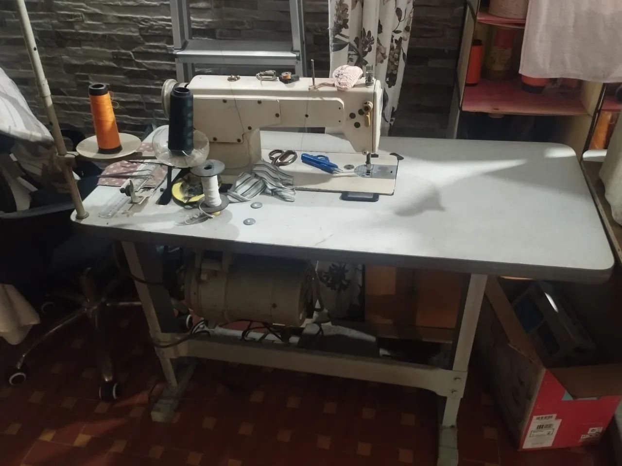 Maquina de costura reta industrial Yamata - Foto 3