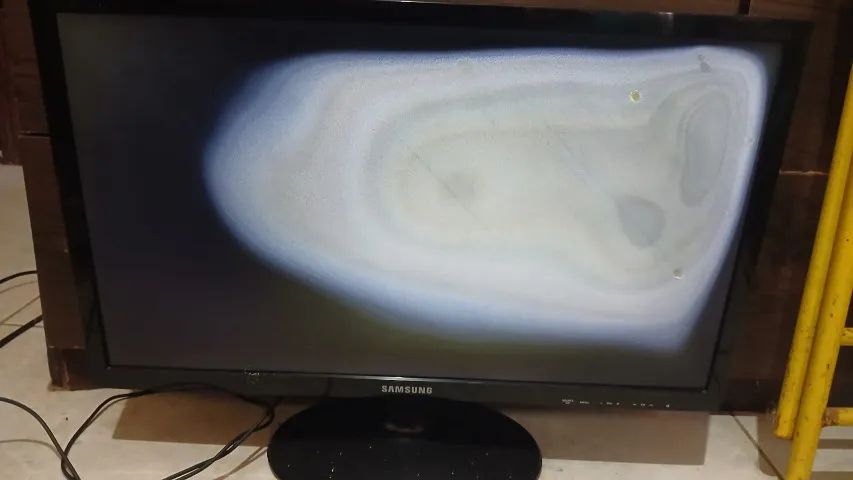 TV Samsung 24" Usado - Foto 3