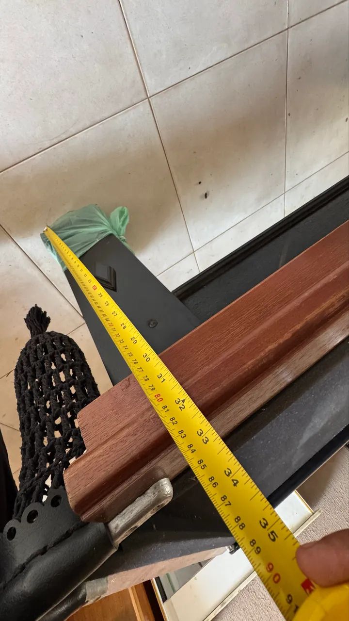  Pra ir rapido Mesa de Sinuca 2,25x1,25 em Madeira - Impecável + 4 Tacos - Foto 4