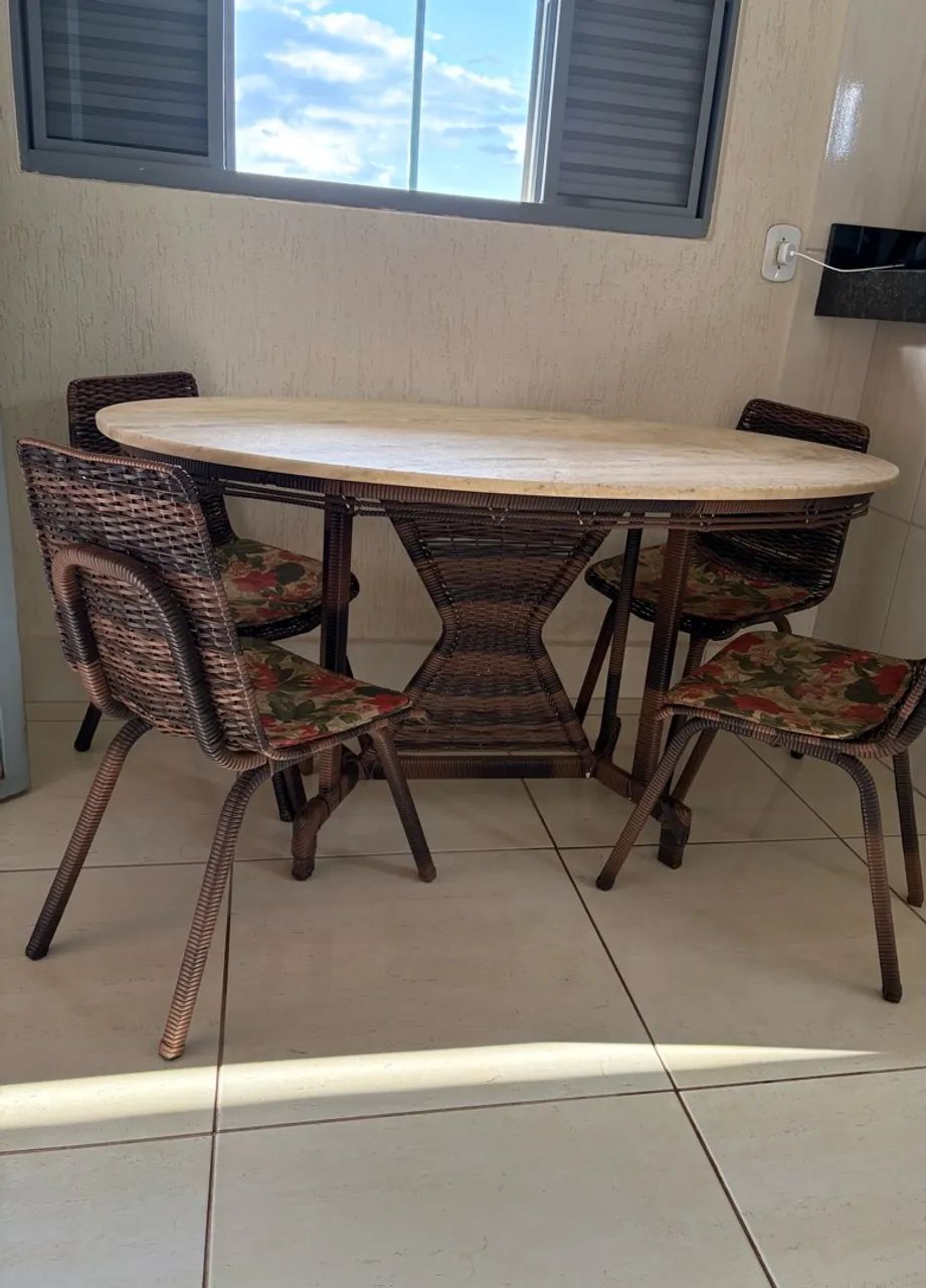 Mesa de Jantar Oval + 4 Cadeiras  - Foto 2