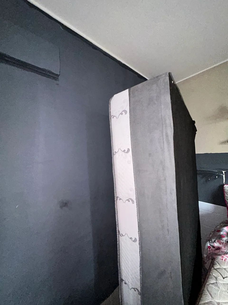 Vendo Cama Box Casal extremamente boa  - Foto 3