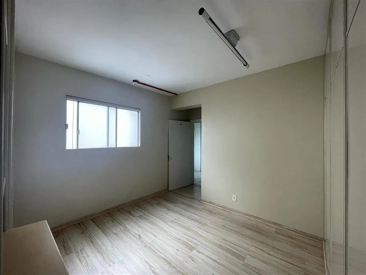 SALA COMERCIAL PARA LOCAÇÃO E VENDA NO BAIRRO CENTRO - Foto 4