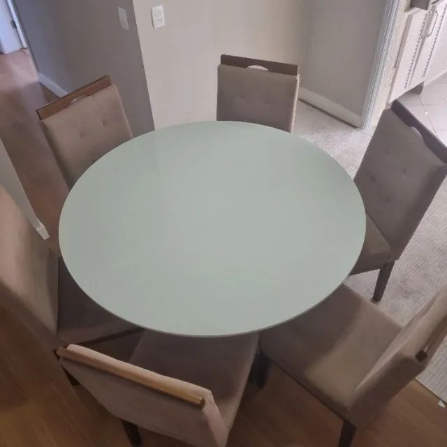 Mesa de jantar 6 lugares em madeira