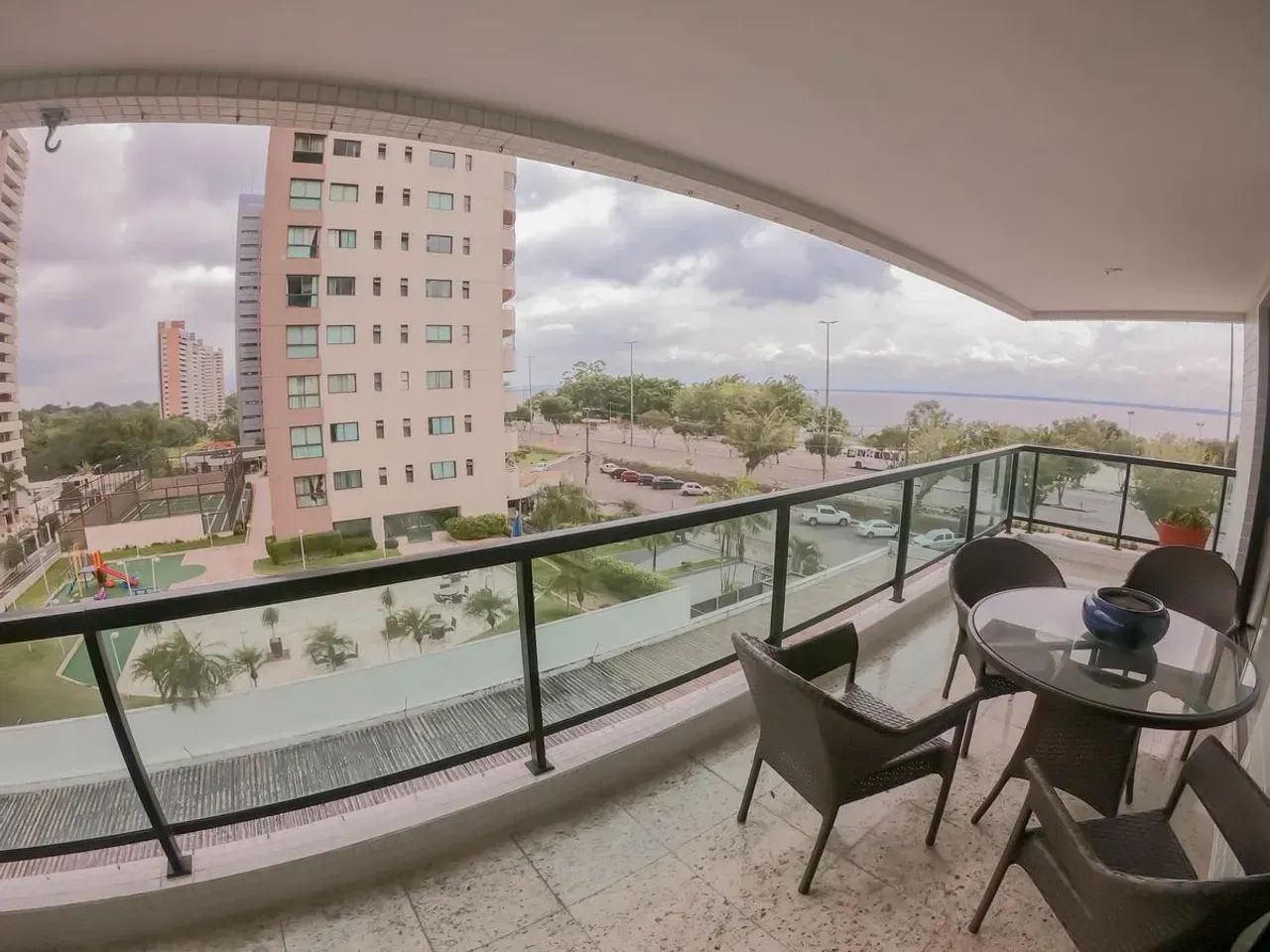 APTO MOBILIADO NO EDIFICIO CASTELLI - 8.000,00