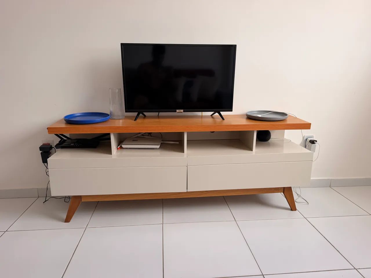 Rack para TV com duas gavetas  - Foto 2