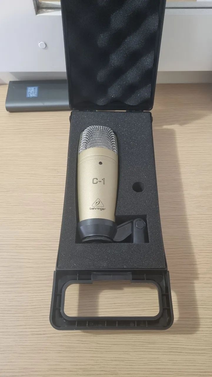 Microfone profissional Behringer C1