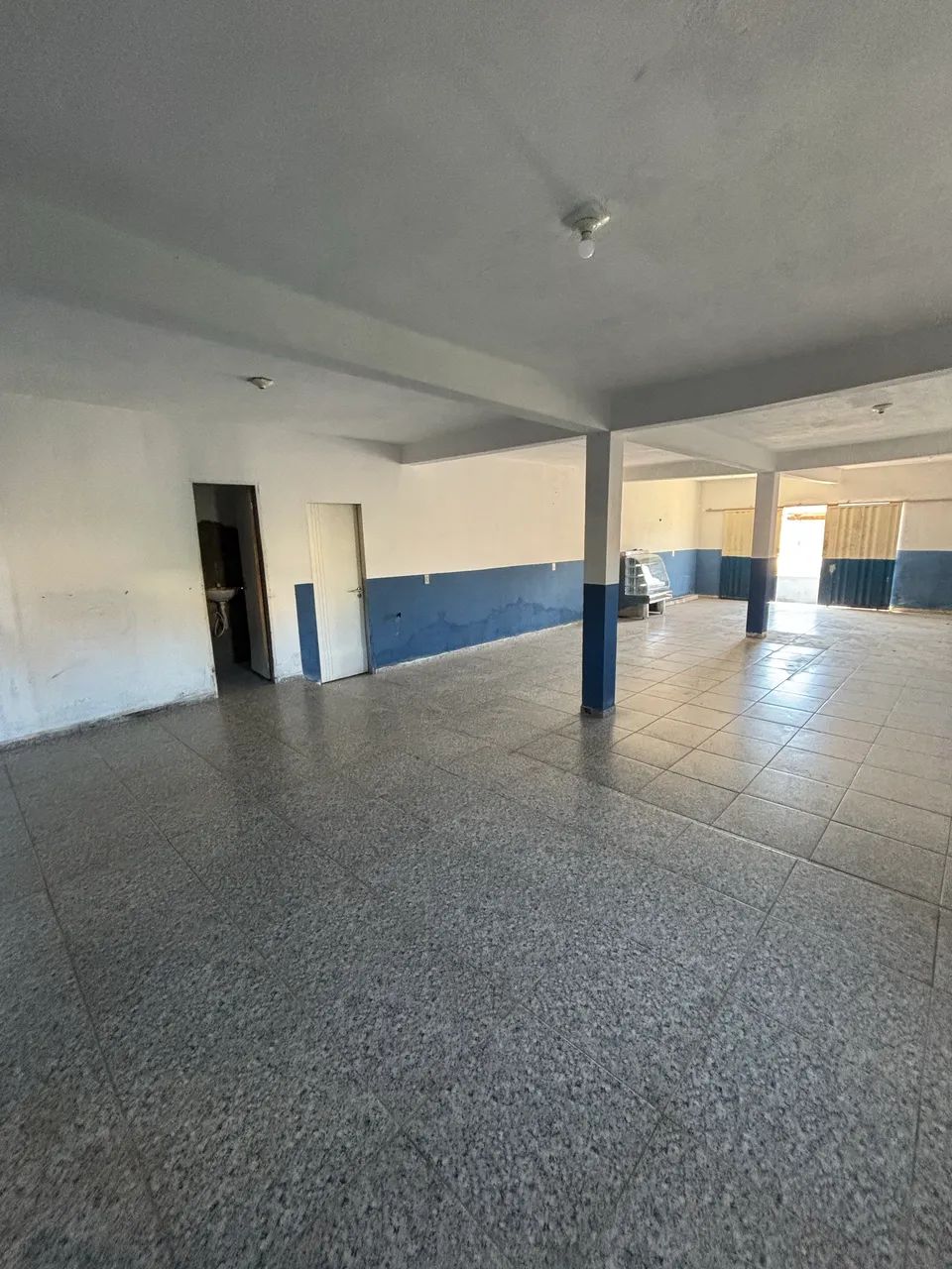 ? VENDE-SE OU TROCA-SE POR VEÍCULO PRÉDIO COMERCIAL E RESIDENCIAL  - Foto 3