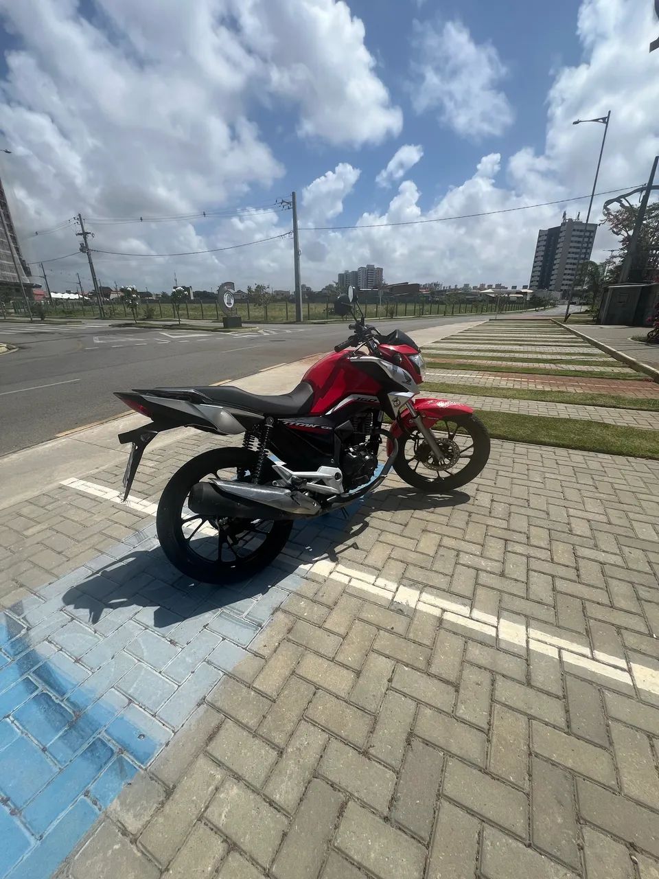 Honda titan 2022 - Foto 3