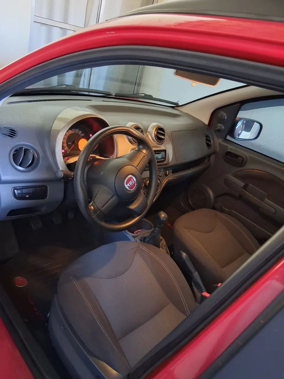 Fiat Uno WAY 1.4 EVO Fire Flex 8V 5P 2014 - Foto 4
