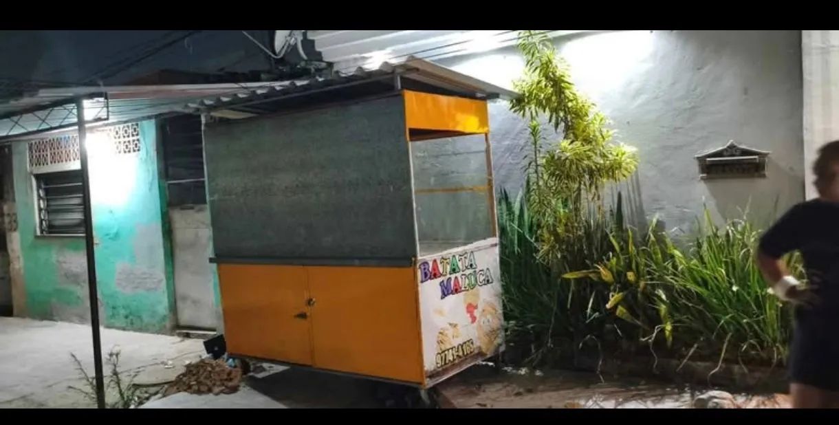 Vendo triller de rodinhas 2 metros e 14 perfeito aceito oferta - Foto 2