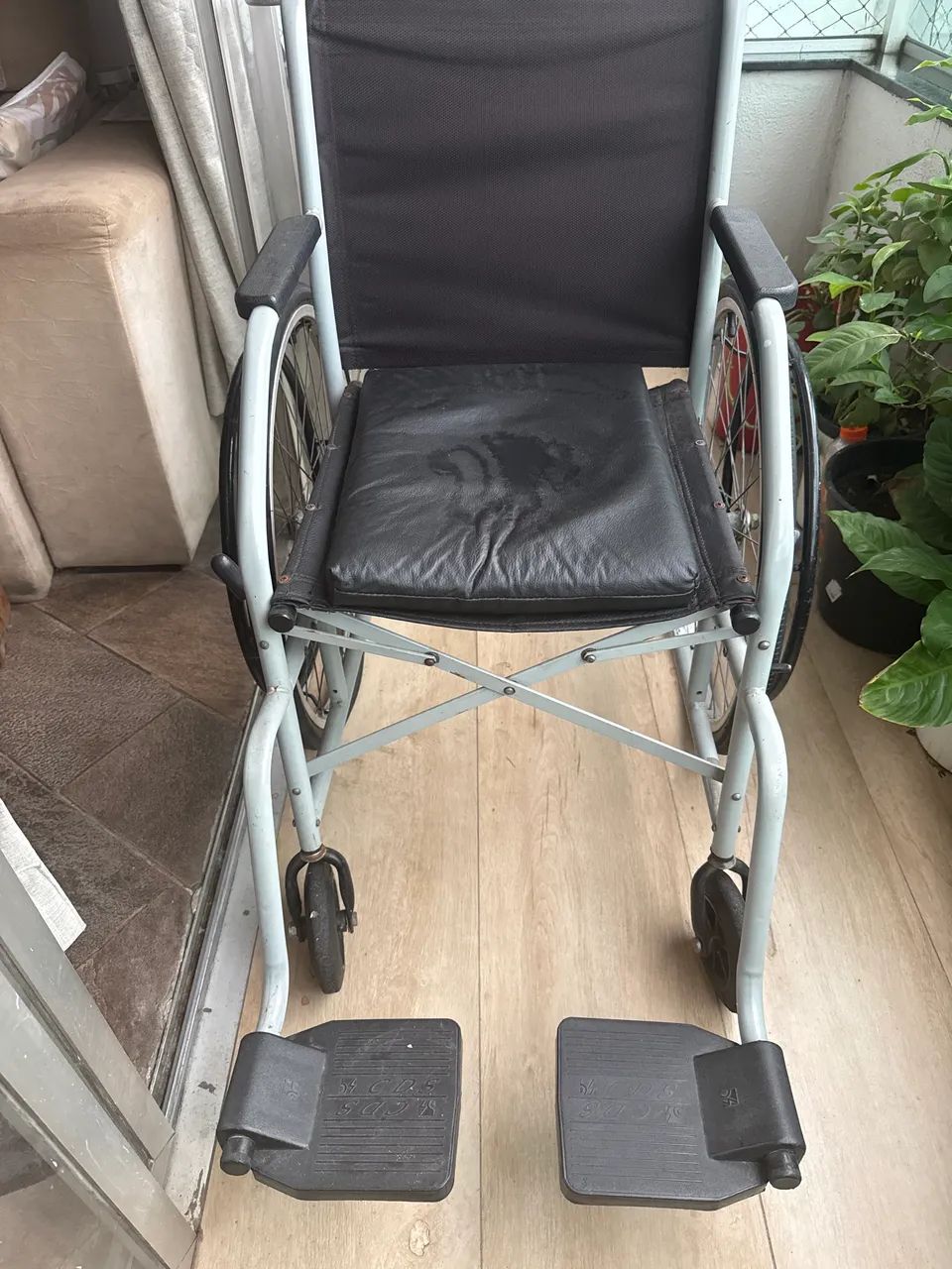 Cadeira de Rodas - Foto 2
