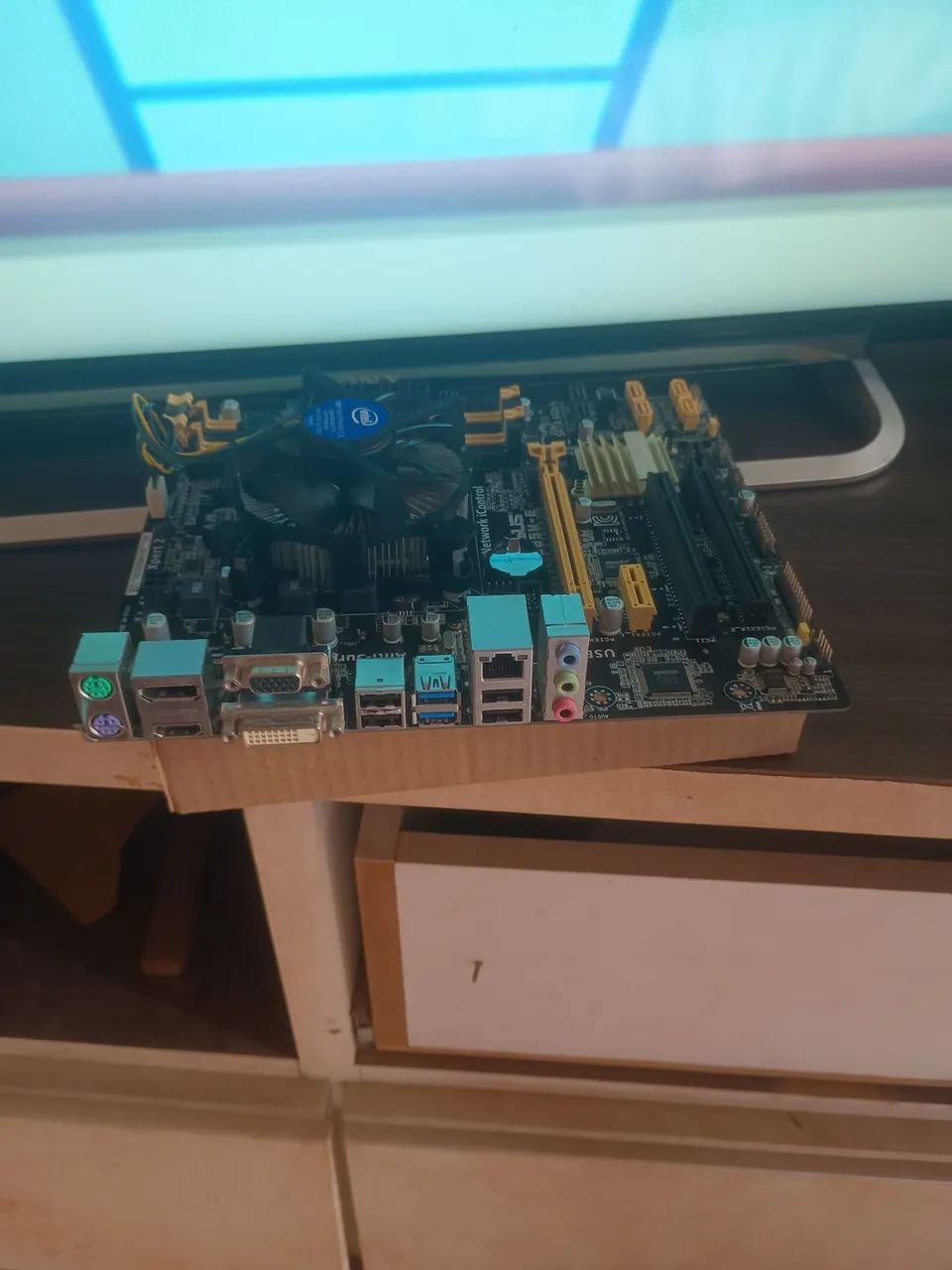 KIT PLACA MÃE B85 COM I3 4160 E 7GB DE RAM  - Foto 5