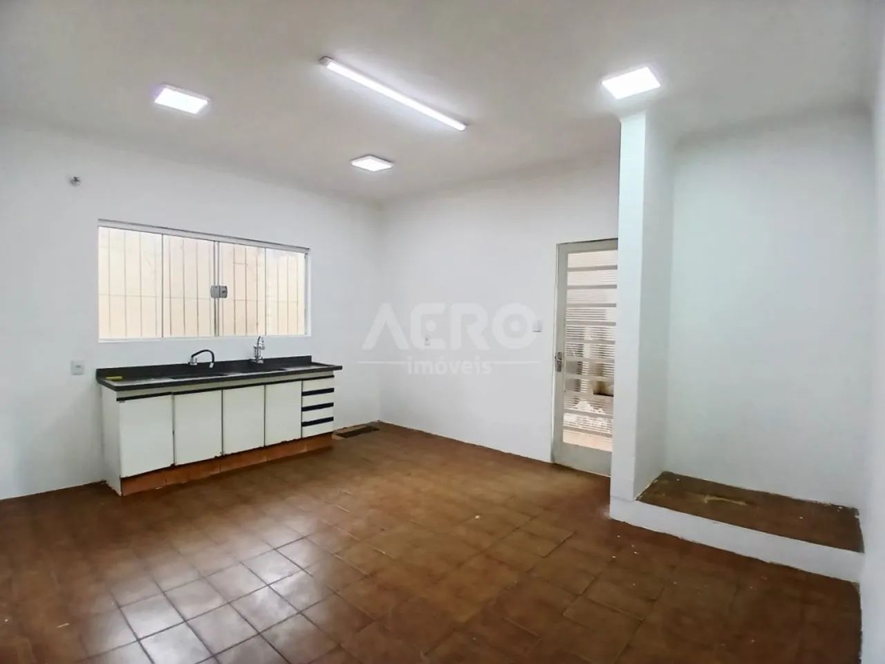 Casa ampla para comércio em excelente localização - Foto 3
