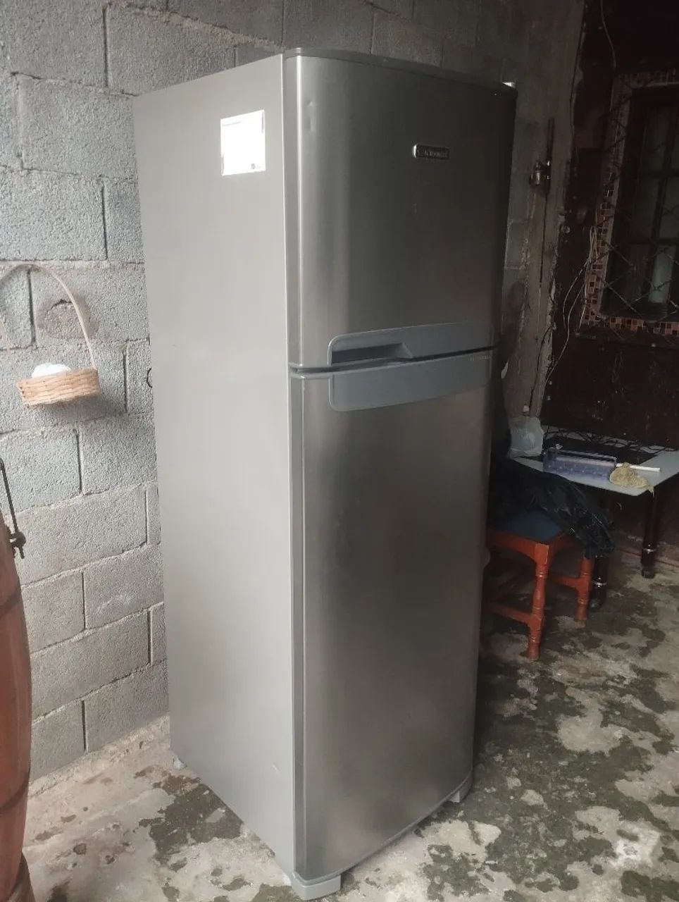 Geladeira semi-nova 