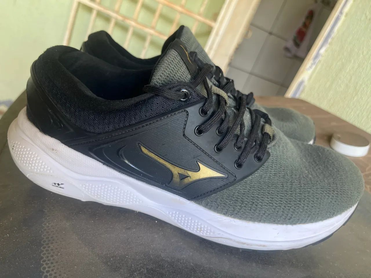 Mizuno Wave Titan em Camurça 