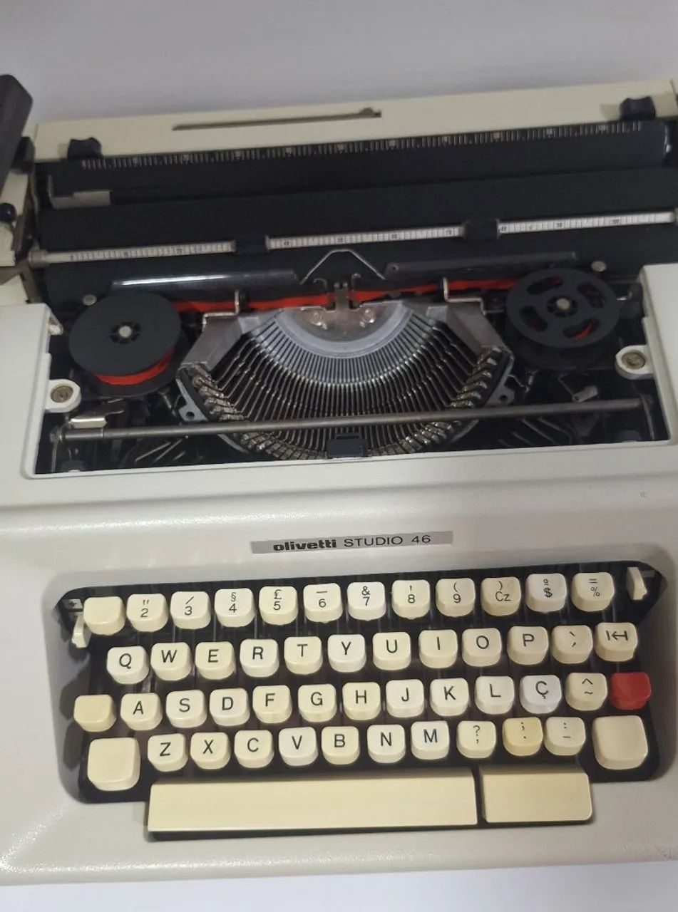 Máquina de Escrever OLIVETTI STUDIO 46. - Foto 4