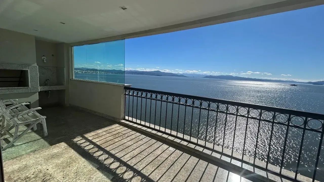 Apartamento de 3 suítes à venda na Agronômica, em Florianópolis.