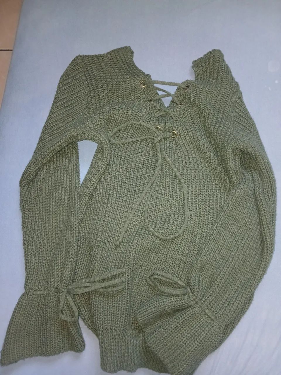 Blusa tricot verde militar usada. - Foto 3