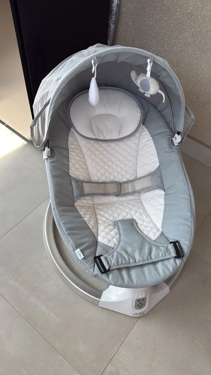 Vendo uma cadeira de descanso e balanço bebê elétrica  - Foto 2