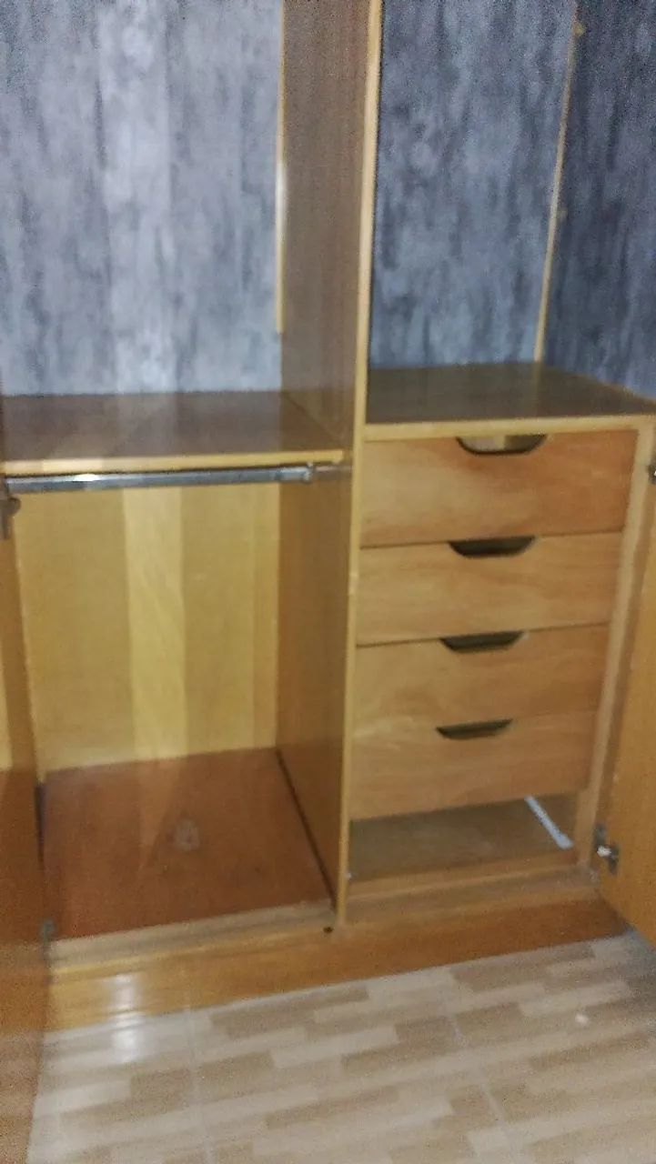 Guarda roupa de madeira  - Foto 3