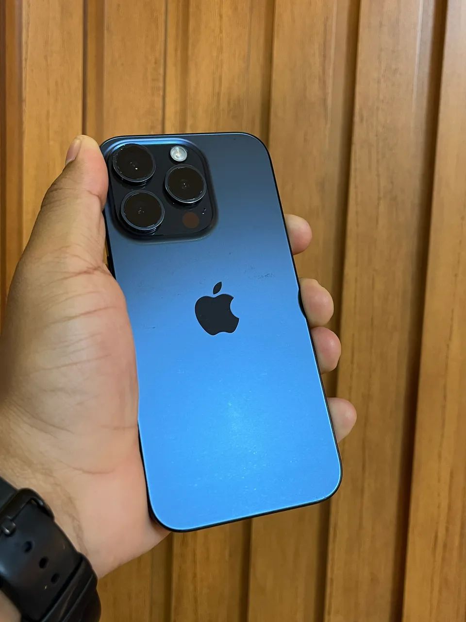 iPhone 15 Pro - 128GB Azul Titanium - Celulares e Smartphones