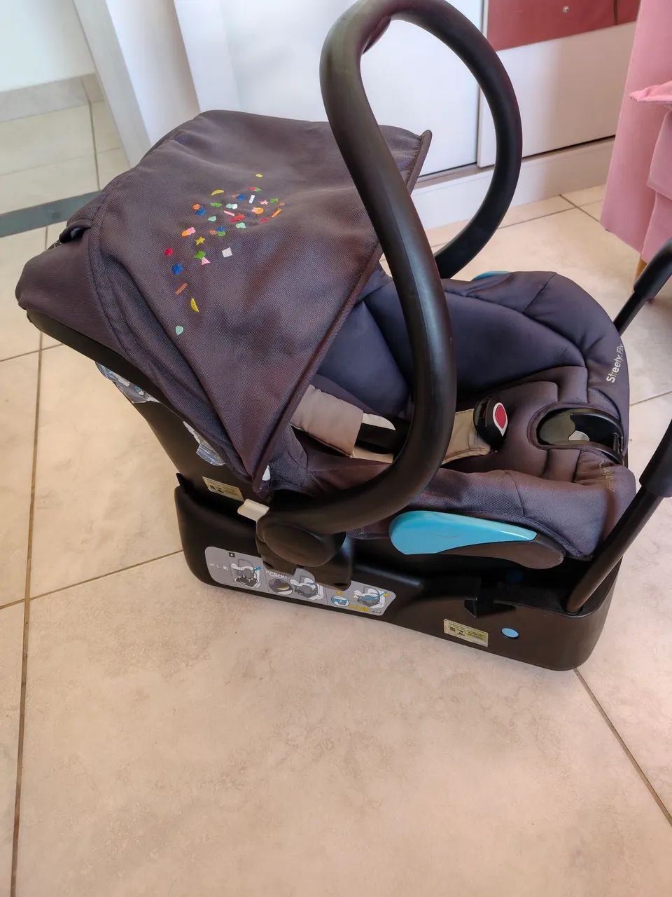 Carrinho da bébéconfort com bebê conforto e base para carro. - Foto 5