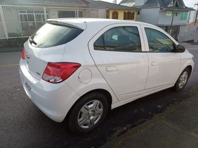 Chevrolet Onix JOY Hatch 1.0 8V Flex Mec. 4P 2017 - Foto 2