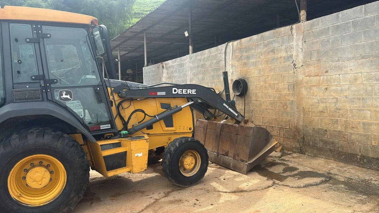 Retro Escavadeira Jhon Deere 310 L 4x4 ano 2021- Revisada - Baixo horímetro - Foto 4
