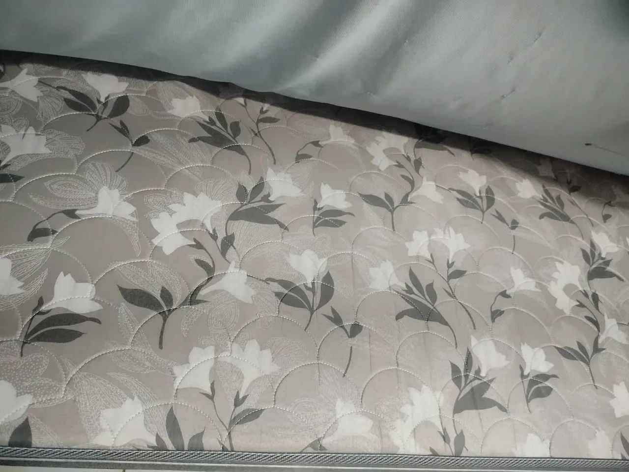 Vendo cama Box solteiro+colchão  - Foto 4
