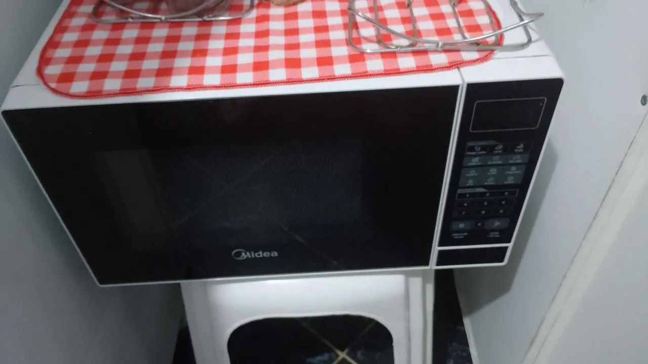 Um microondas  - Foto 2