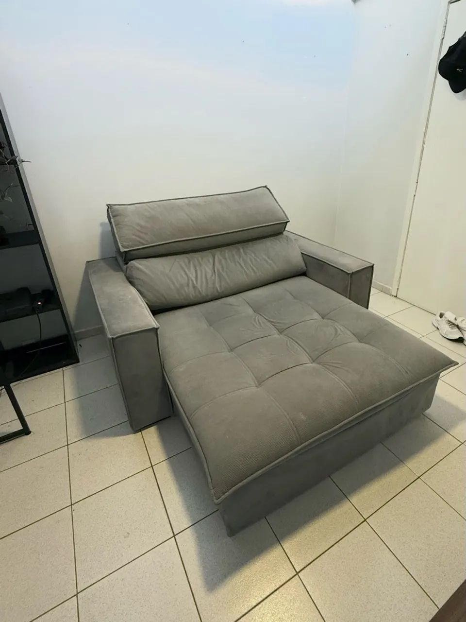 Sofá compacto retrátil cinza - R$ 700 - Foto 2