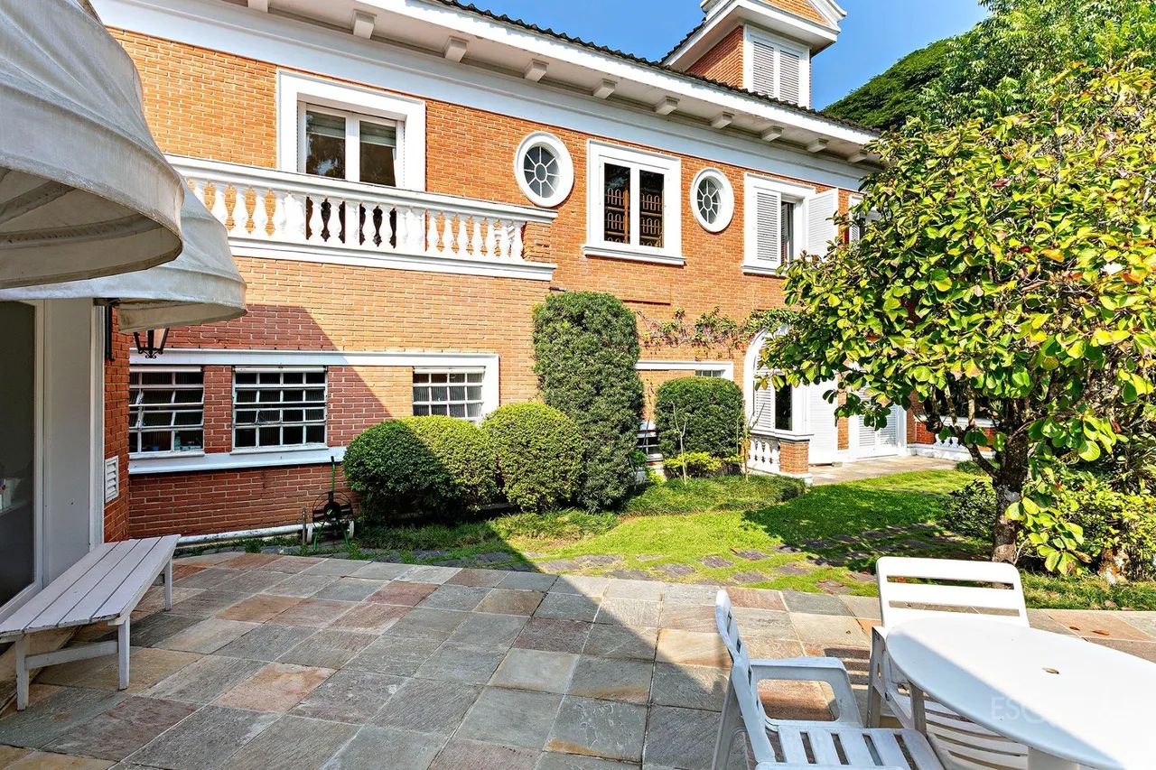 Casa clássica com amplo jardim no Jardim Guedala - Foto 4