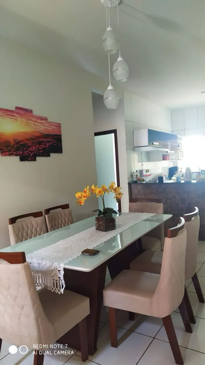 Mesa com 6 cadeiras 