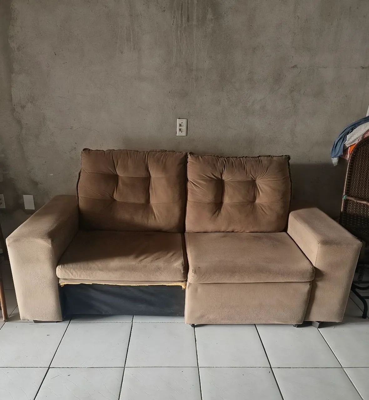 Sofá retrátil três lugares  - Foto 4