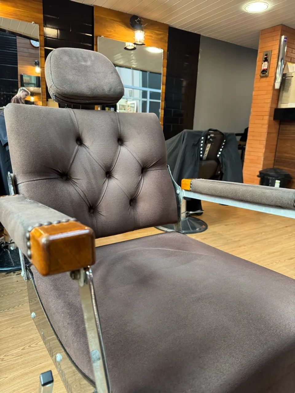 Vendo cadeira para barbearia  - Foto 4