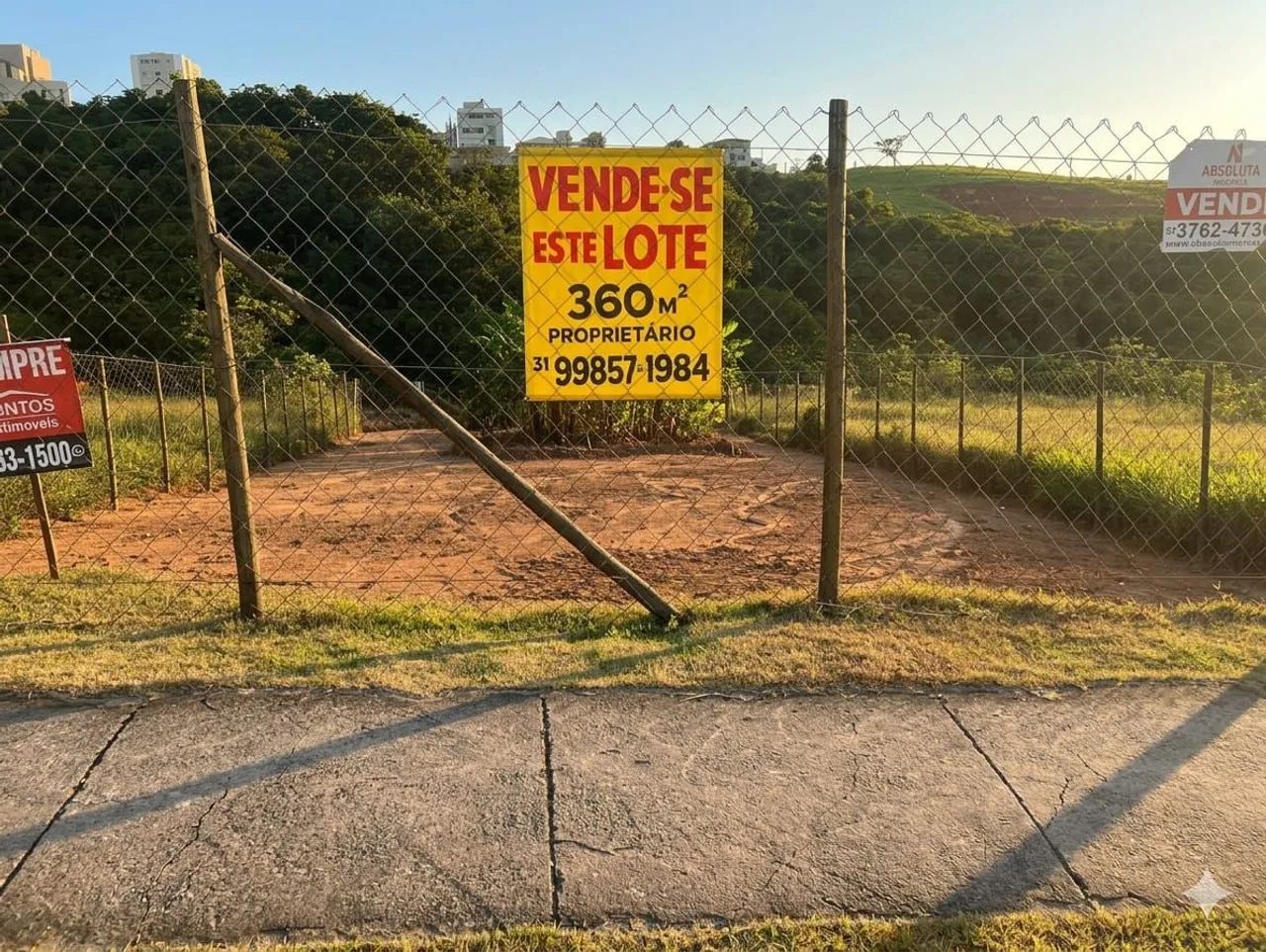 Lote comercial na principal com acostamento 