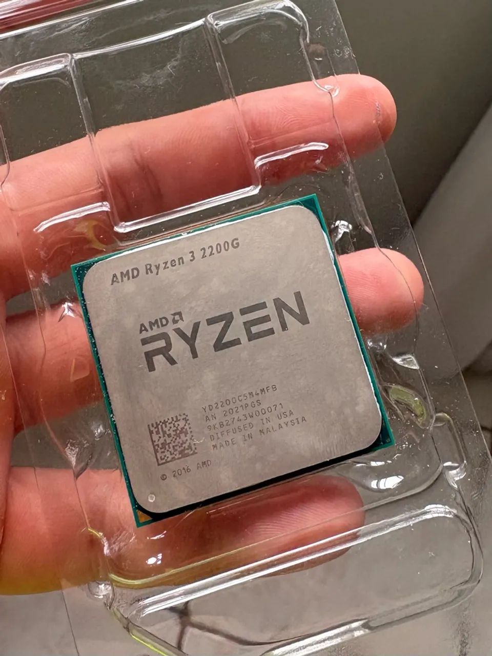 Vendo Ryzen 3 2200G