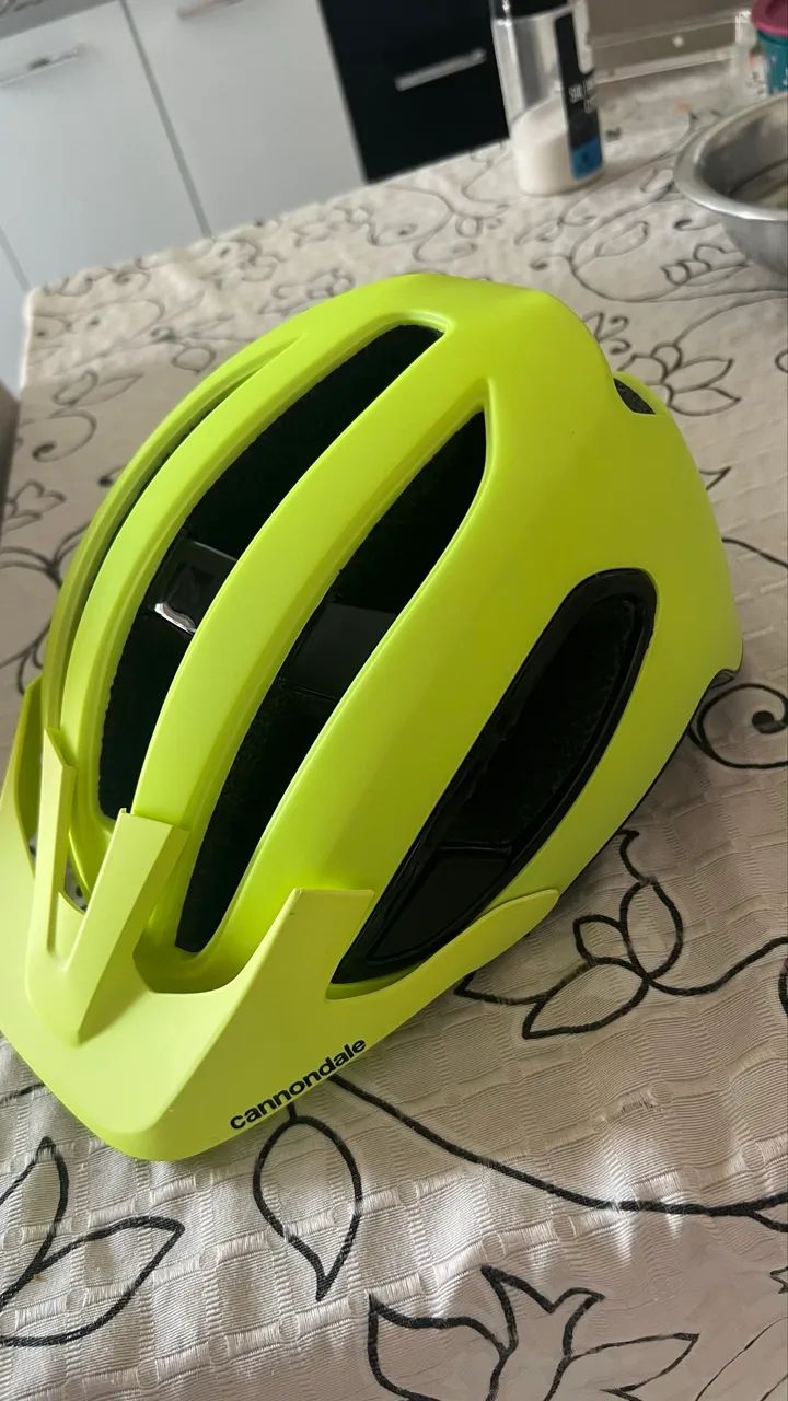 Capacete Cannondale 