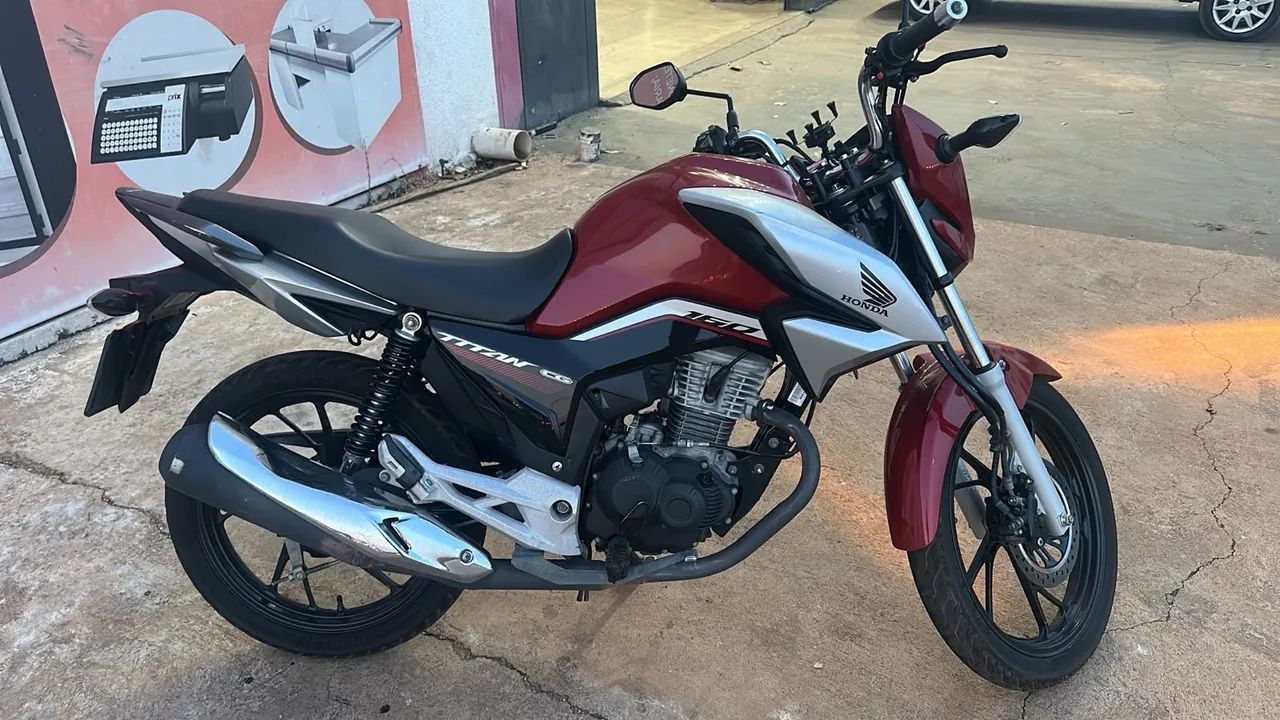 Vendo titan 160cc com apenas 16 mil km 