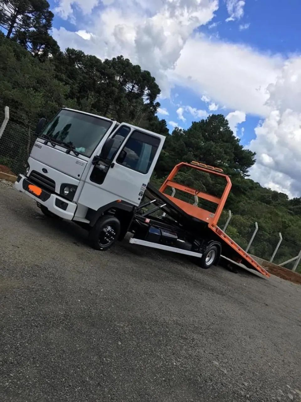 Ford Cargo Guincho com Plataforma