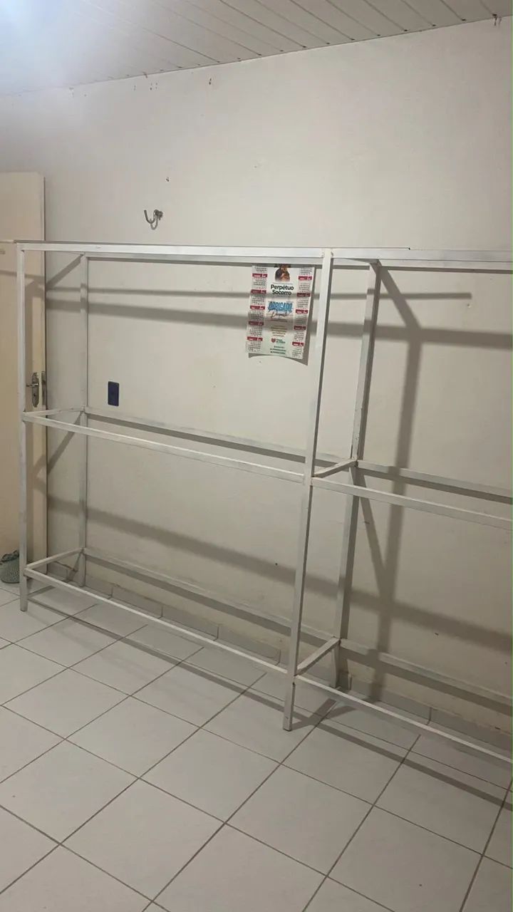 Pratileira de ferro 