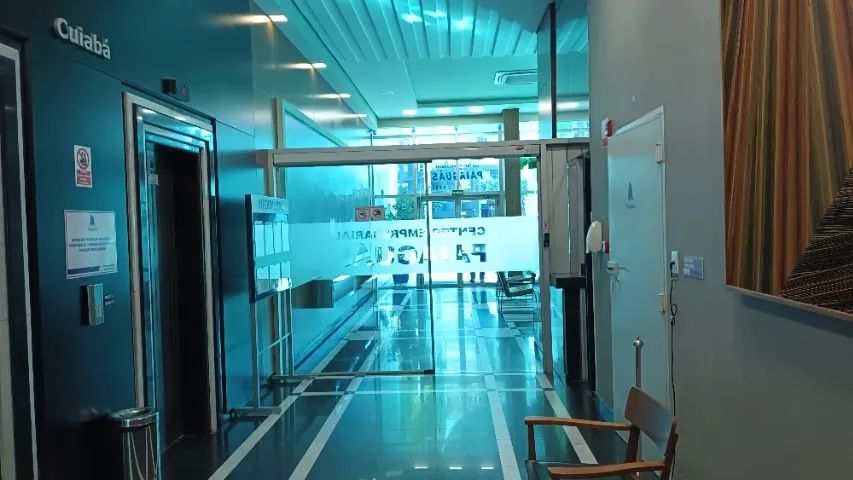 SALA COMERCIAL COM GARAGEM ED. CENTRO EMPRESARIAL PAIAGUAS = AV. DO CPA - Foto 4
