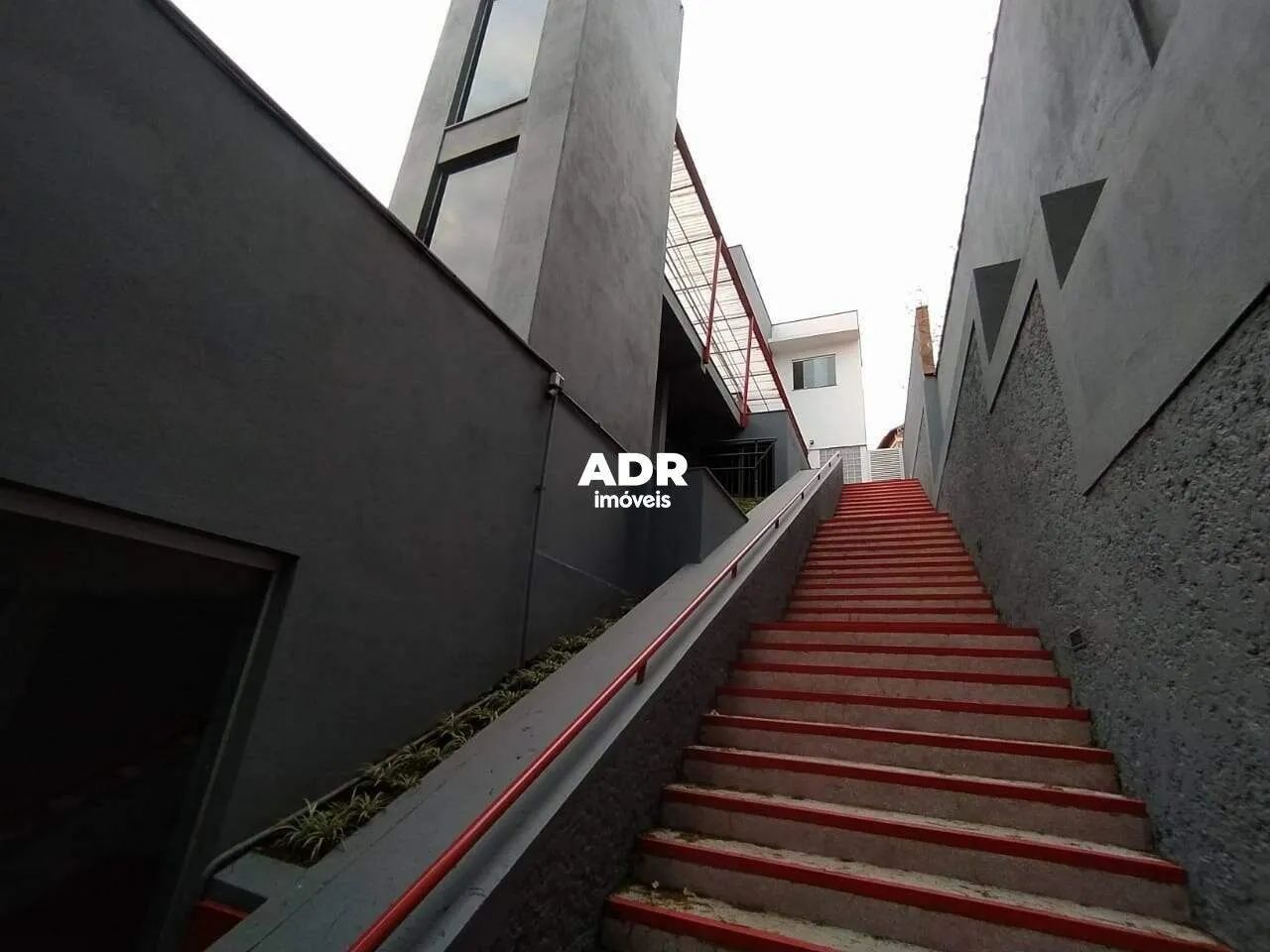CASA COMERCIAL BAIRRO COMITECO/MANGABEIRAS